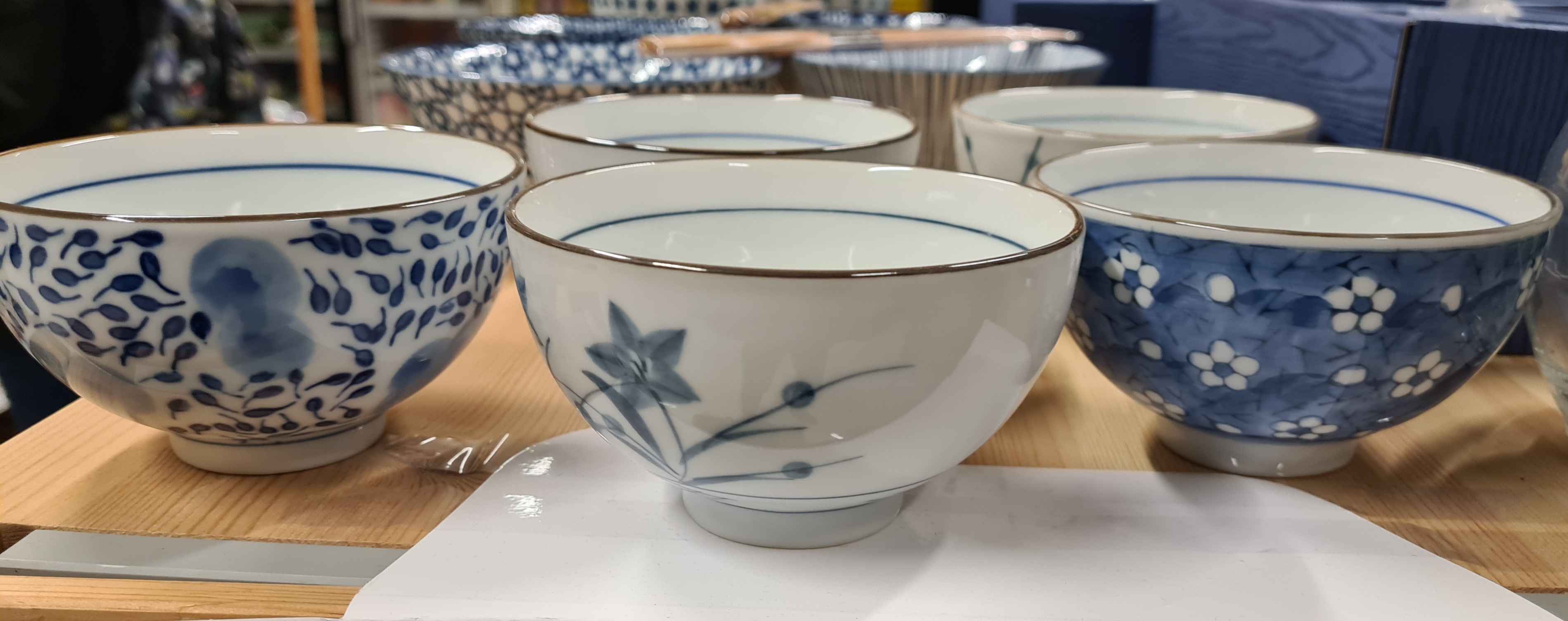 Čínska porcelánová miska s modrým motívom kvetov 200 ml