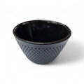 Kvalitná liatinová šálka na čaj Arare (perličky) s vnútorným smaltovaním. Matná čierna farba, objem 0,12 l.