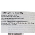 Detailný záber na bielu slovenskú etiketu nalepenú na zadnej strane obalu. Názov je "13252 Tapiokový škrob 400g". Zloženie uvádza čisto tapiokový škrob. Etiketa obsahuje pokyny na skladovanie v suchu a ochranu pred priamym slnečným žiarením. Ako krajina p
