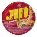 Červené vrchné viečko téglika kórejskej instantnej polievky Jin Ramen Spicy. Dizajn obsahuje veľký žltý nápis JIN, logo Ottogi a výrazné biele označenie SPICY pre pikantnú príchuť. Okrem toho sa na viečku nachádza viacjazyčný návod na rýchlu prípravu zali