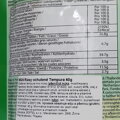 Detail slovenskej etikety a medzinárodnej tabuľky nutričných hodnôt na obale morských rias. Zloženie potvrdzuje 20 % podiel morských rias, prípravu na oleji z ryžových otrúb a prítomnosť pikantného korenia. Produkt obsahuje alergény pšenicu a sóju. Energe