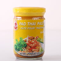 Balenie pasty Pad Thai Cock Brand 227 g