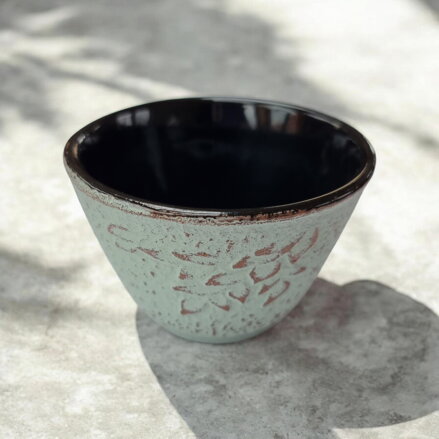 Liatinová šálka Sakura, mentolová (0,06 l)