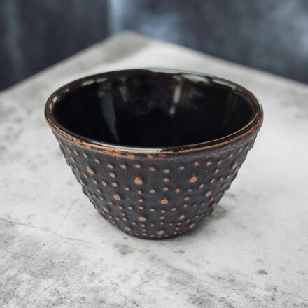 Liatinová šálka Arare, čierno-medená (0,12 l)