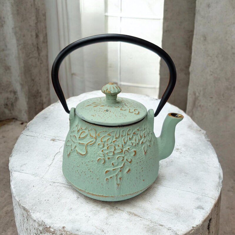 Liatinový čajník Sakura, mentolový (0,6 l)